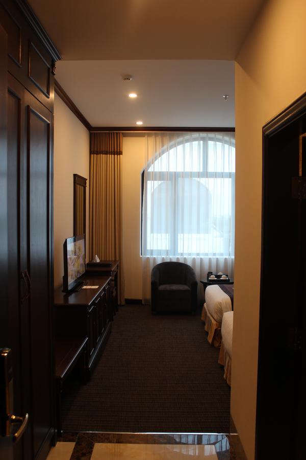 Hai Yen Luxury Hotel Cam Pha Exterior foto